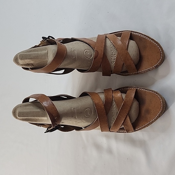 Coach Telma Calf Leather and Suede Butterfly Buckle Wedge Heels Size 9B - Picture 3 of 16